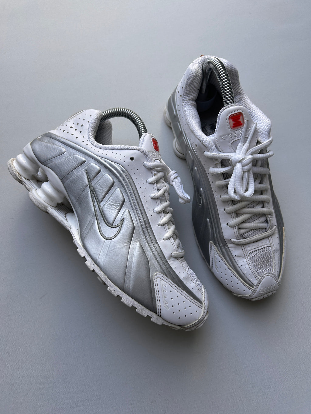 NIKE SHOX R4 “WHITE METTALIC” 37,5EU