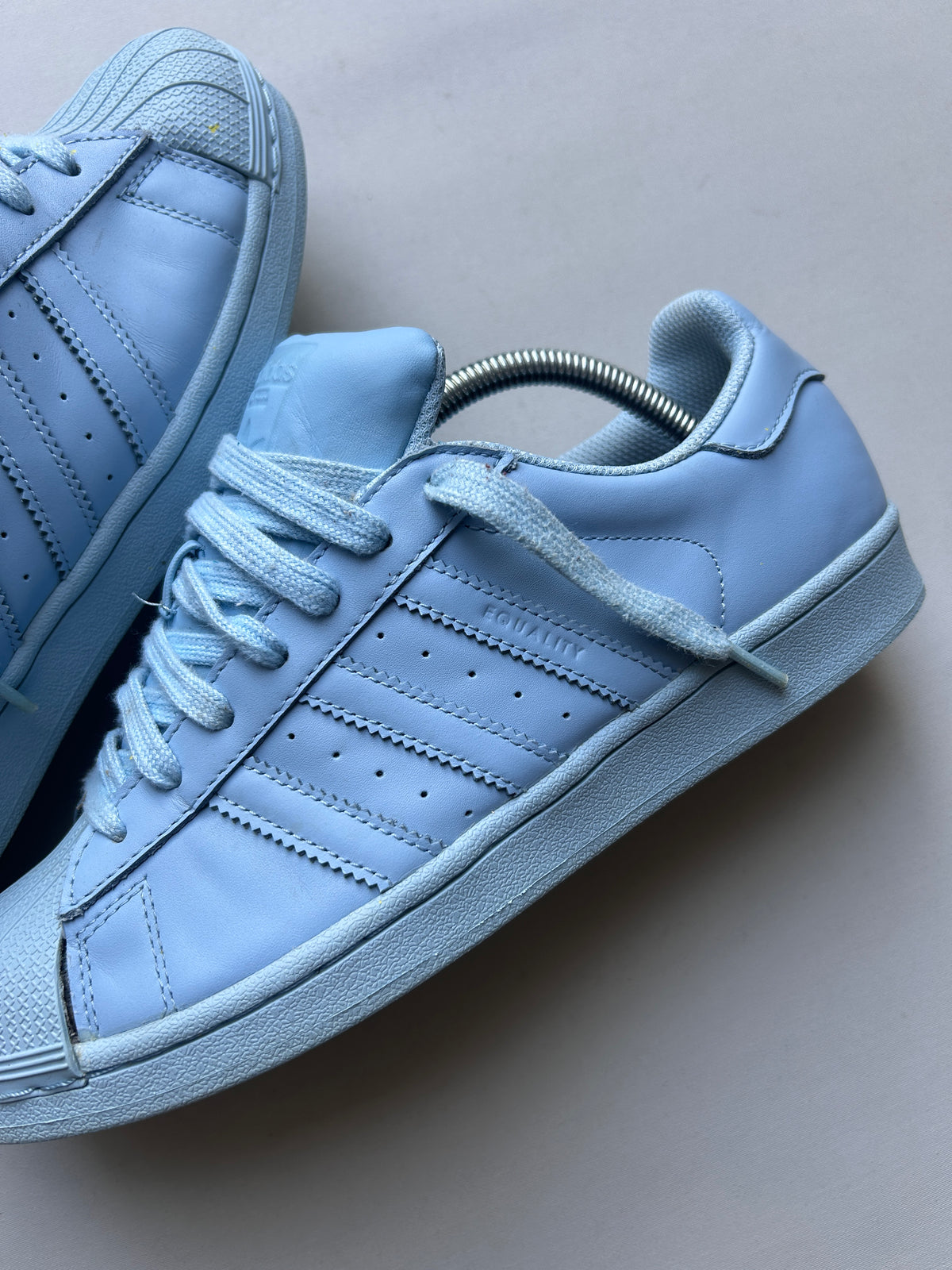 PHARELL SUPERSTAR “SKY BLUE“ 42EU