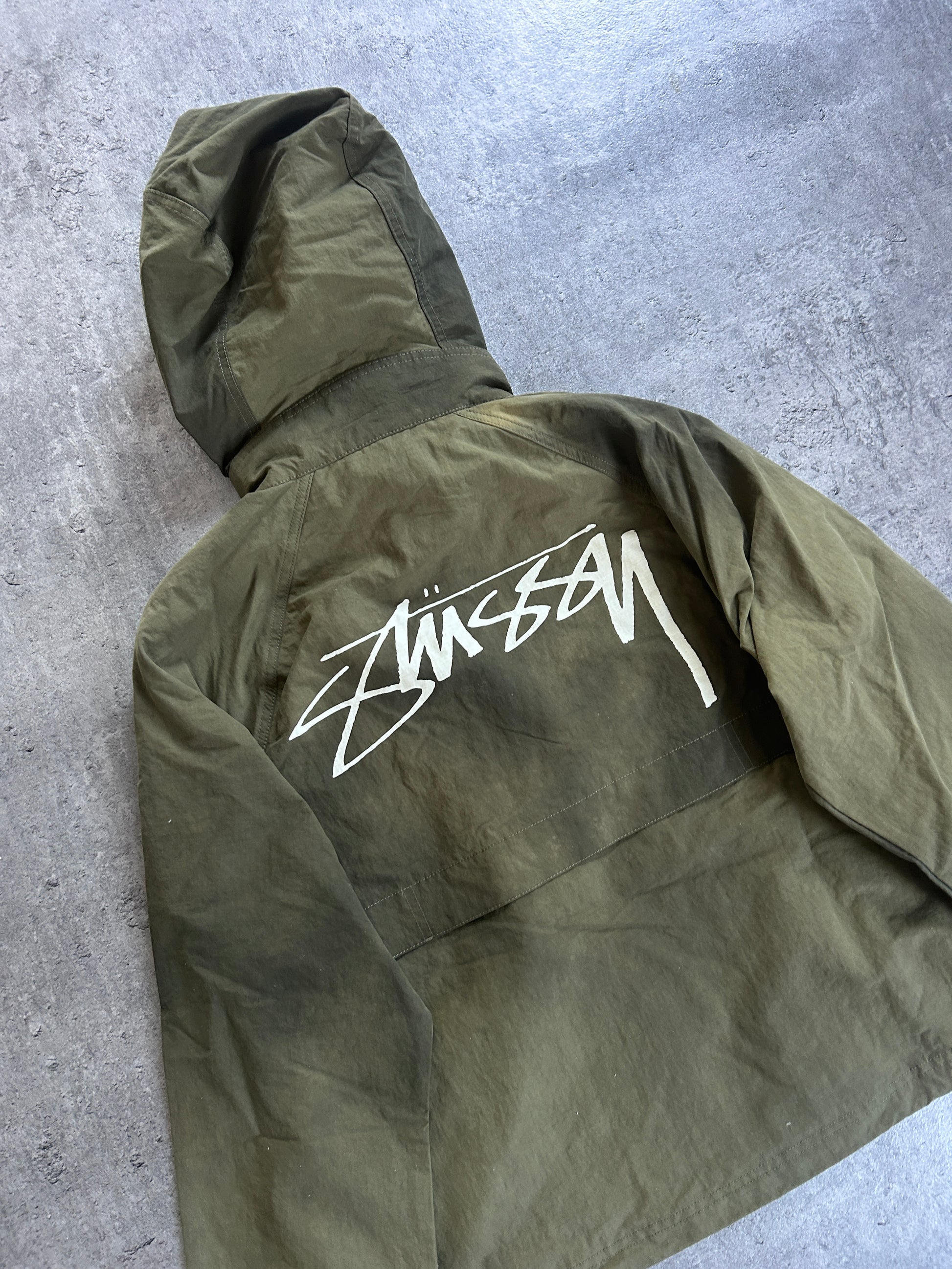 STÜSSY BEACH SHELL “KHAKI GREEN” (S)