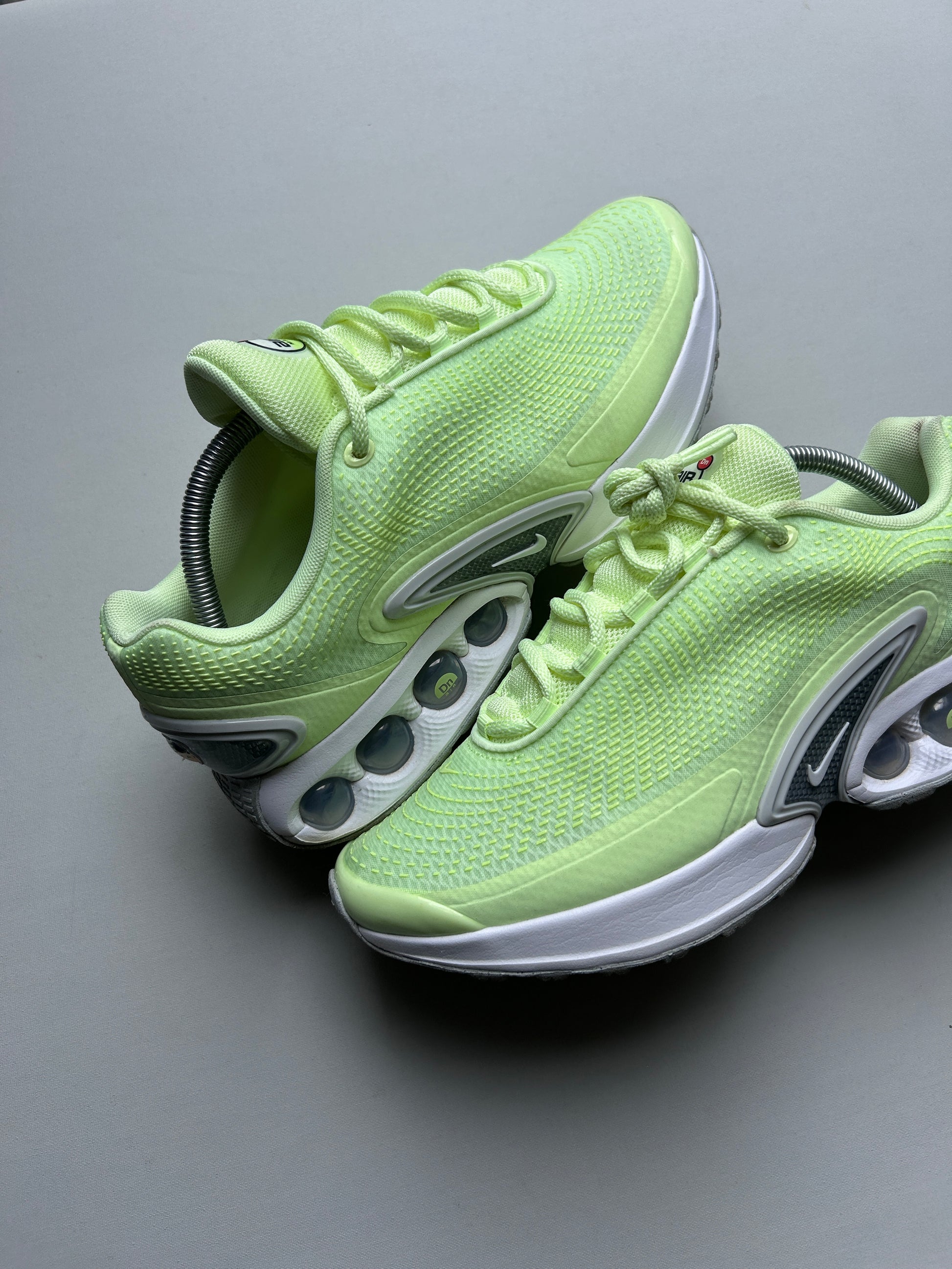 AIR MAX DN “WHITE/VOLT” 43EU