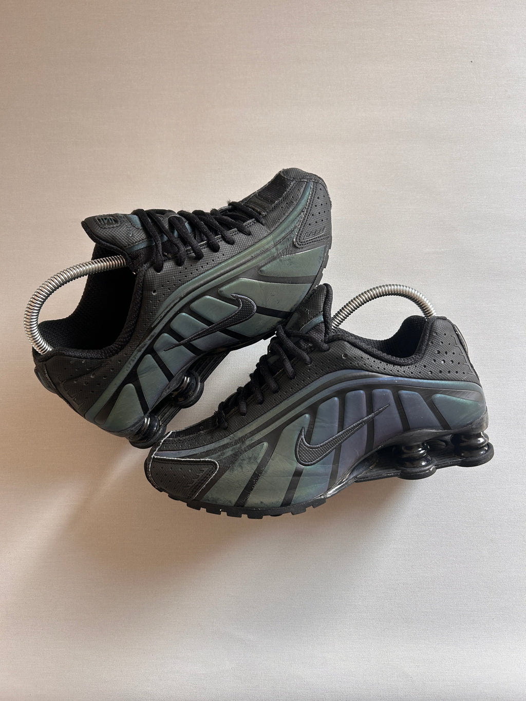 NIKE SHOX R4 REFLECTIVE SE (39EU)