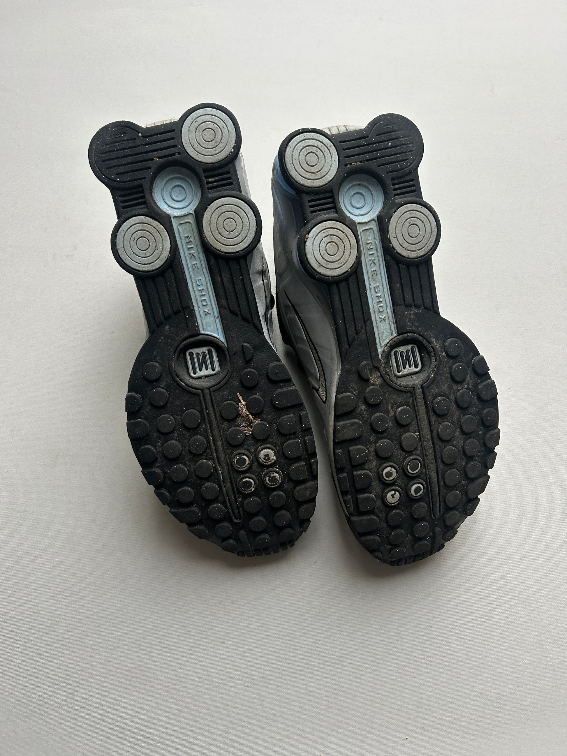 NIKE SHOX R4 “BLACK/SILVER/BLUE” 42EU