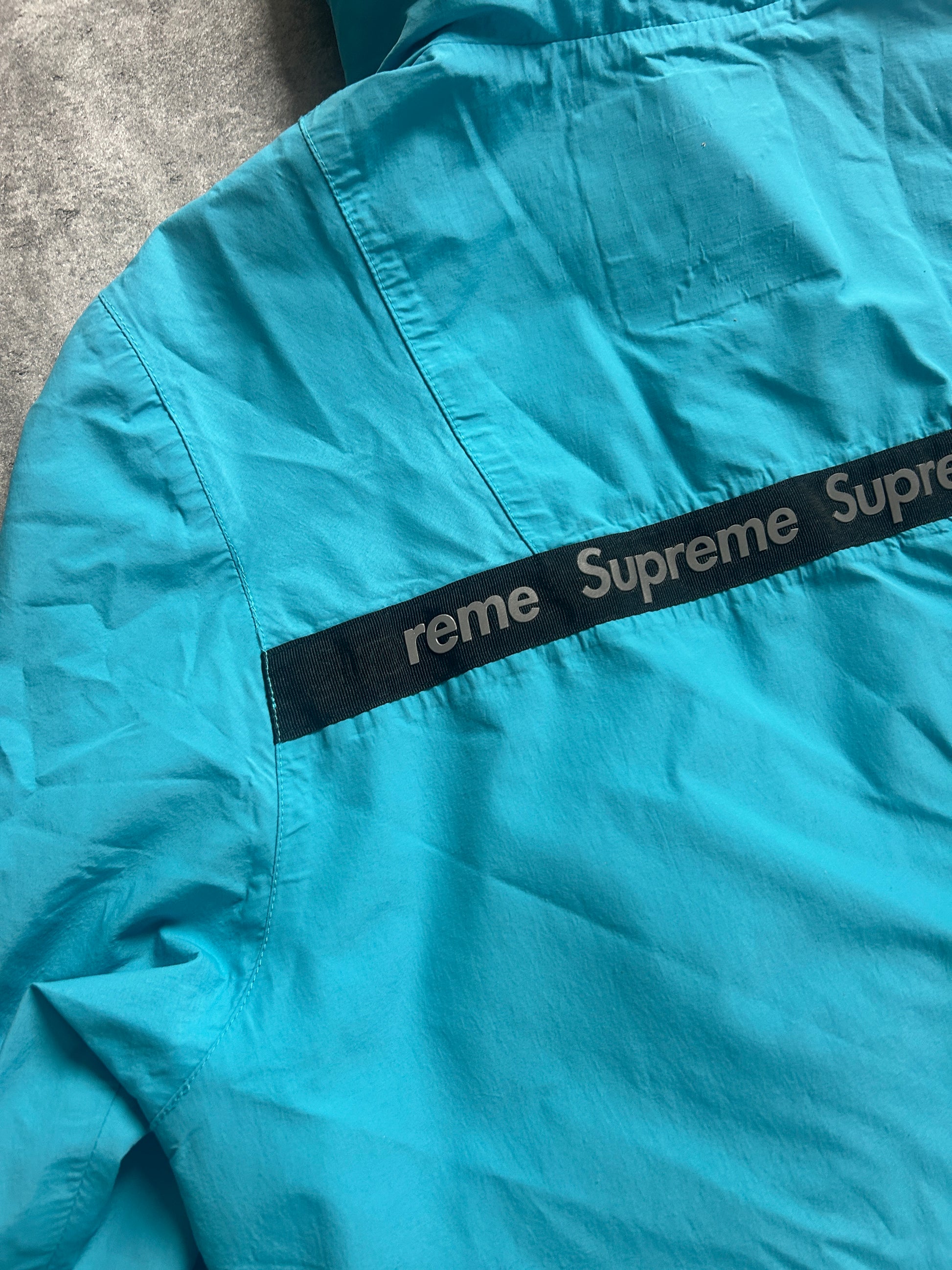 SUPREME TAPED SEAM WATERPROOF JACKET FW2017 (M/L)