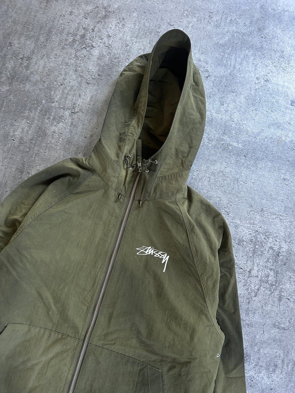 STÜSSY BEACH SHELL “KHAKI GREEN” (S)