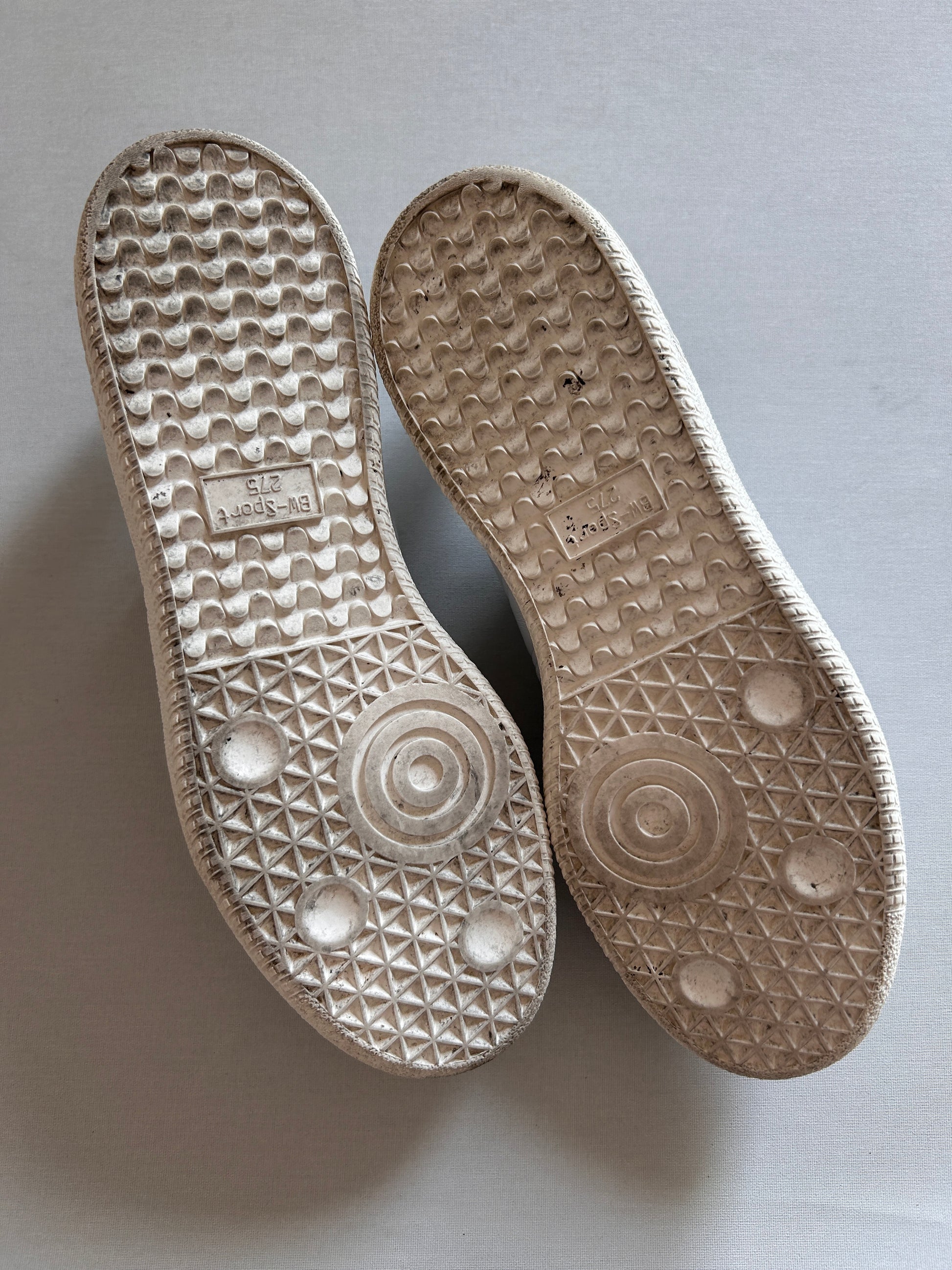 ADIDAS BW ARMY X OYSTER (43EU)