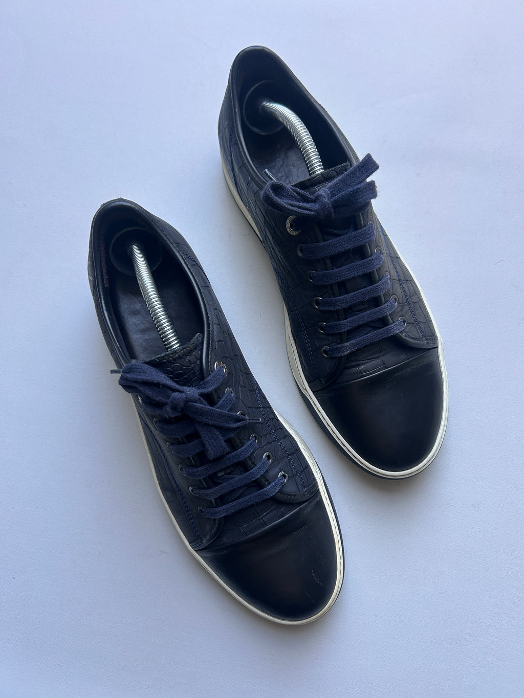 LANVIN DBB1 NAVY CROCSKIN (44EU)