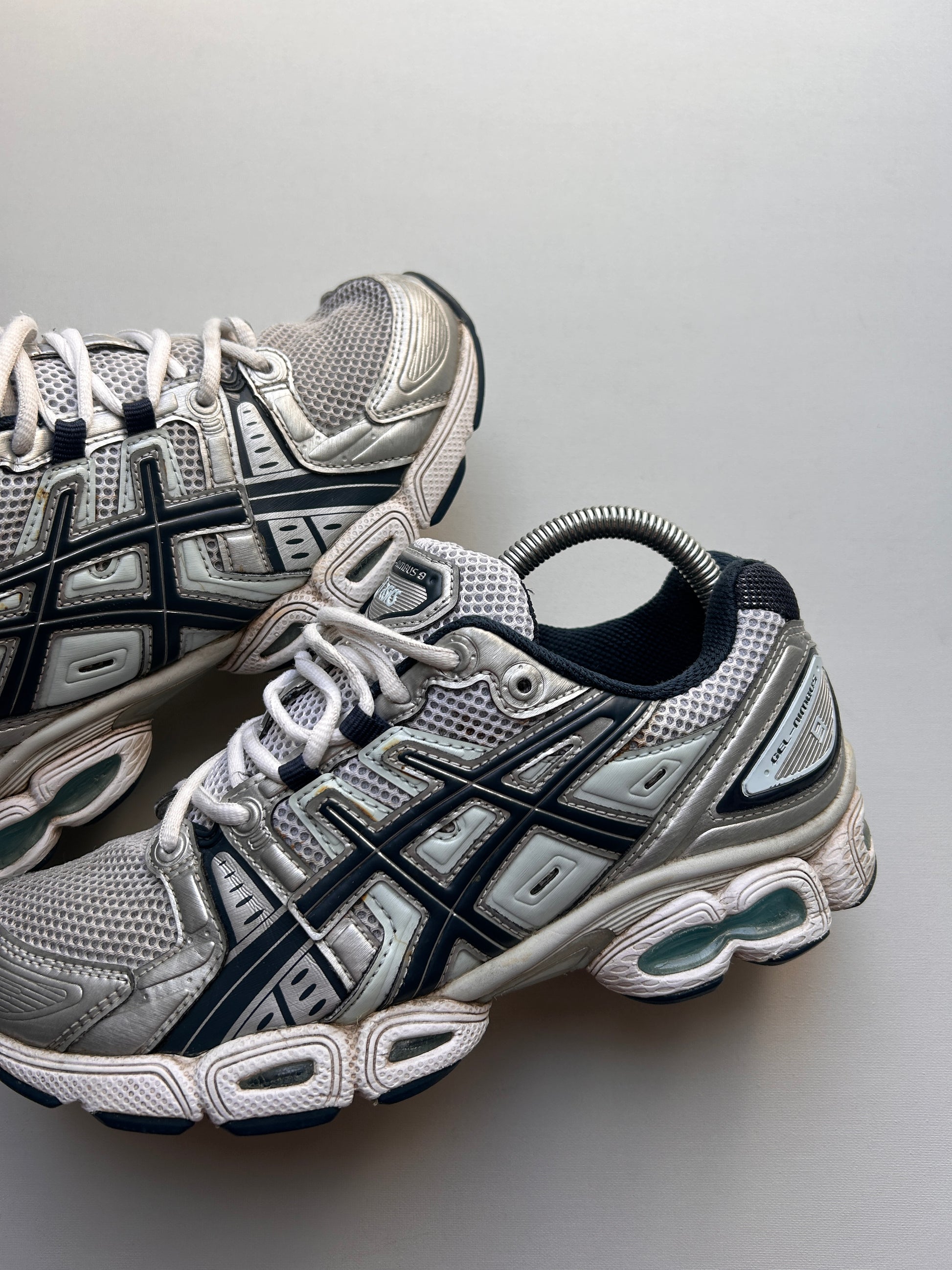 ASICS GEL NIMBUS “CHROME/BLUE” 39,5EU