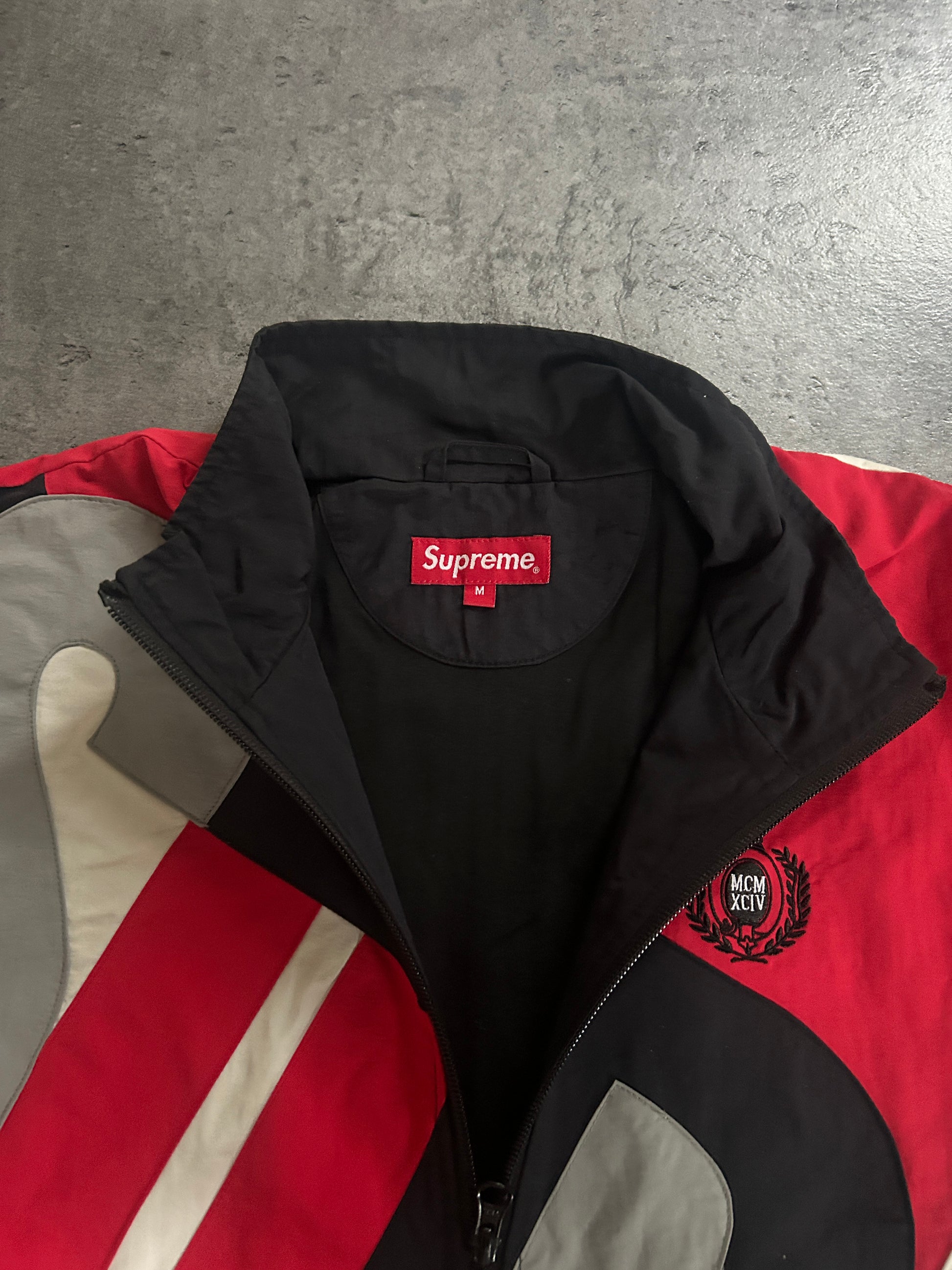 SUPREME BIG LETTER TRACKJAKKE (M)