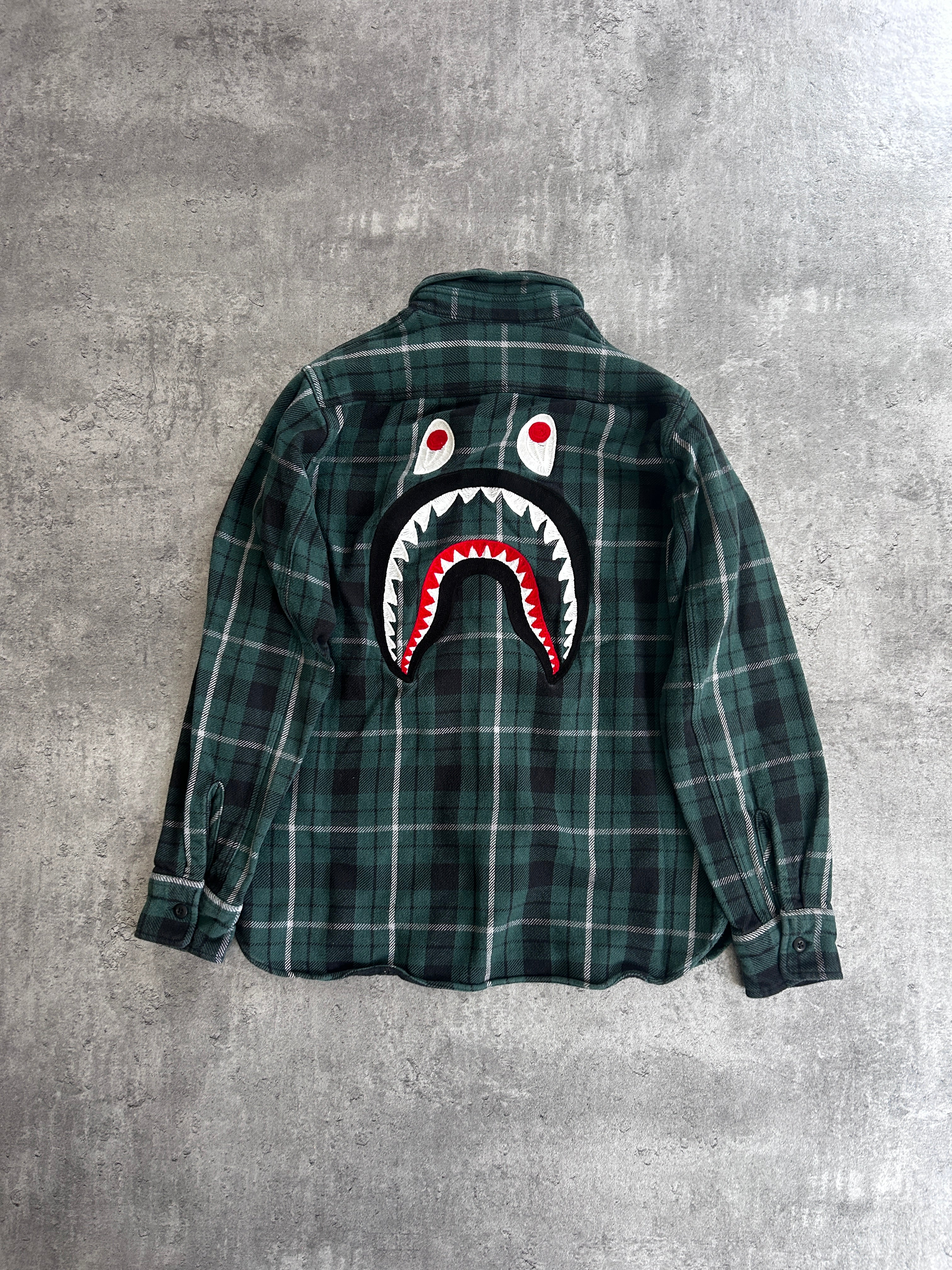 A BATHING APE SHARK FLANNEL (M) – Kicksweep