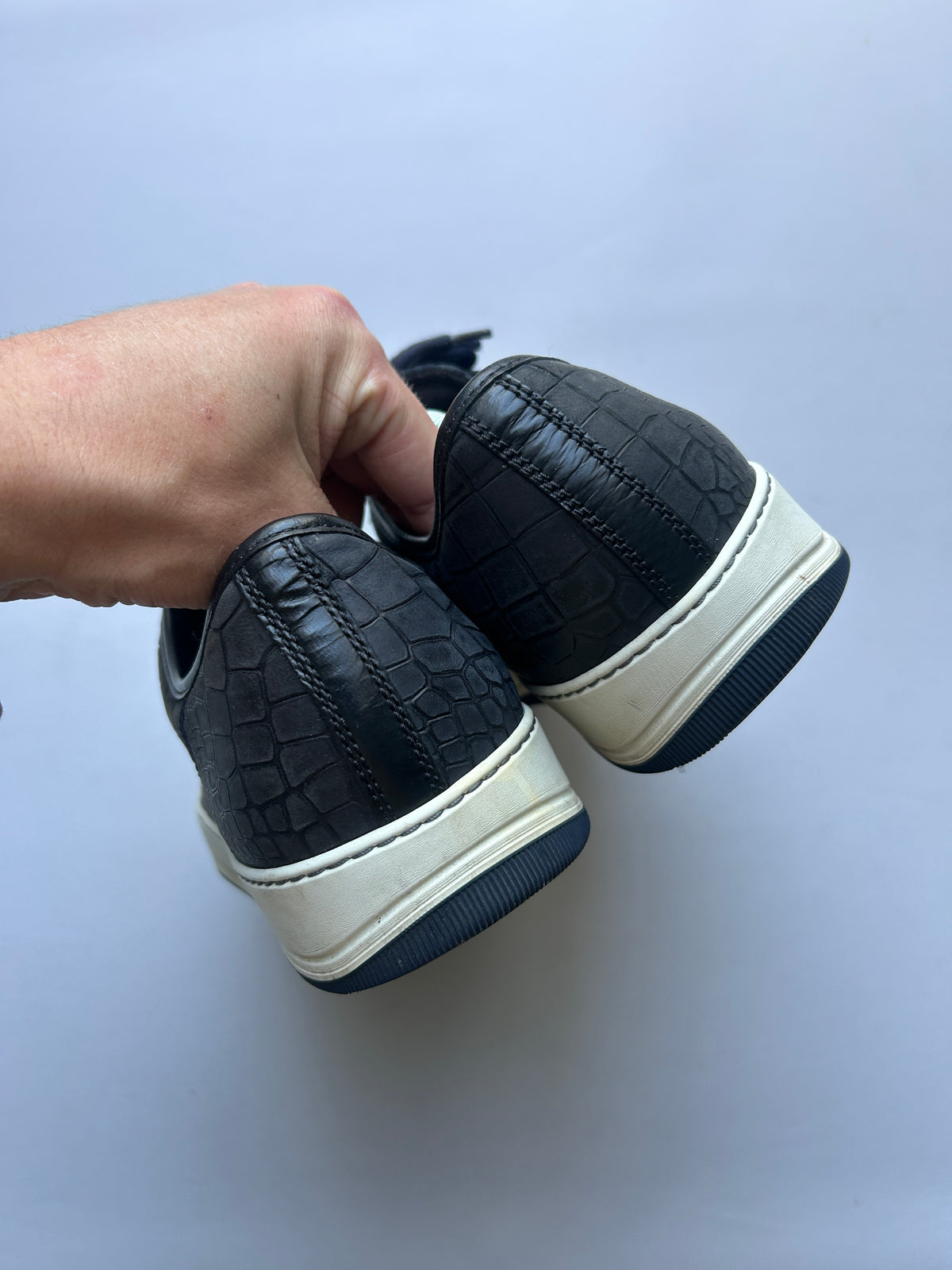 LANVIN DBB1 NAVY CROCSKIN (44EU)