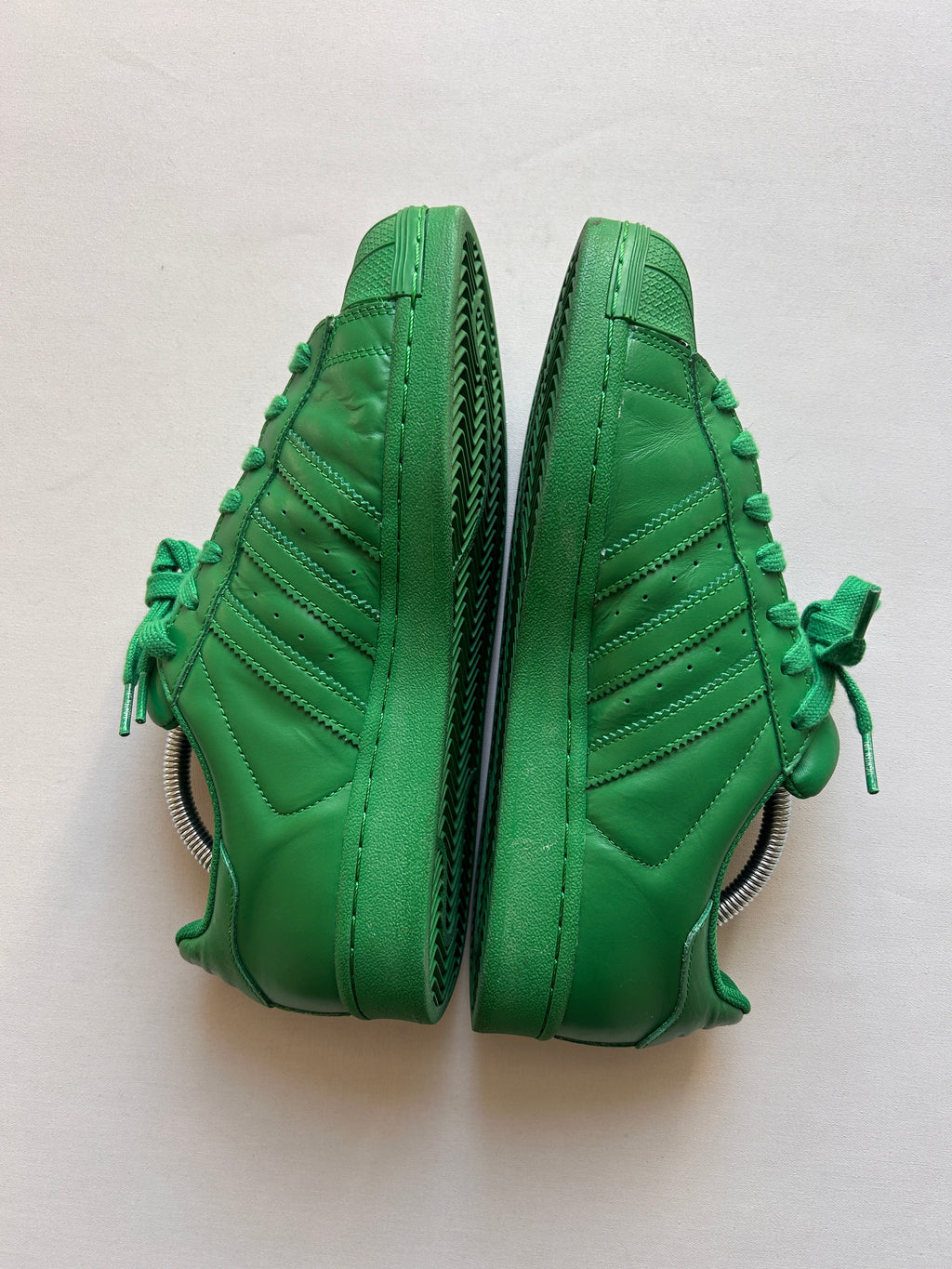 ADIDAS SUPERSTAR X PHARELL (42EU)