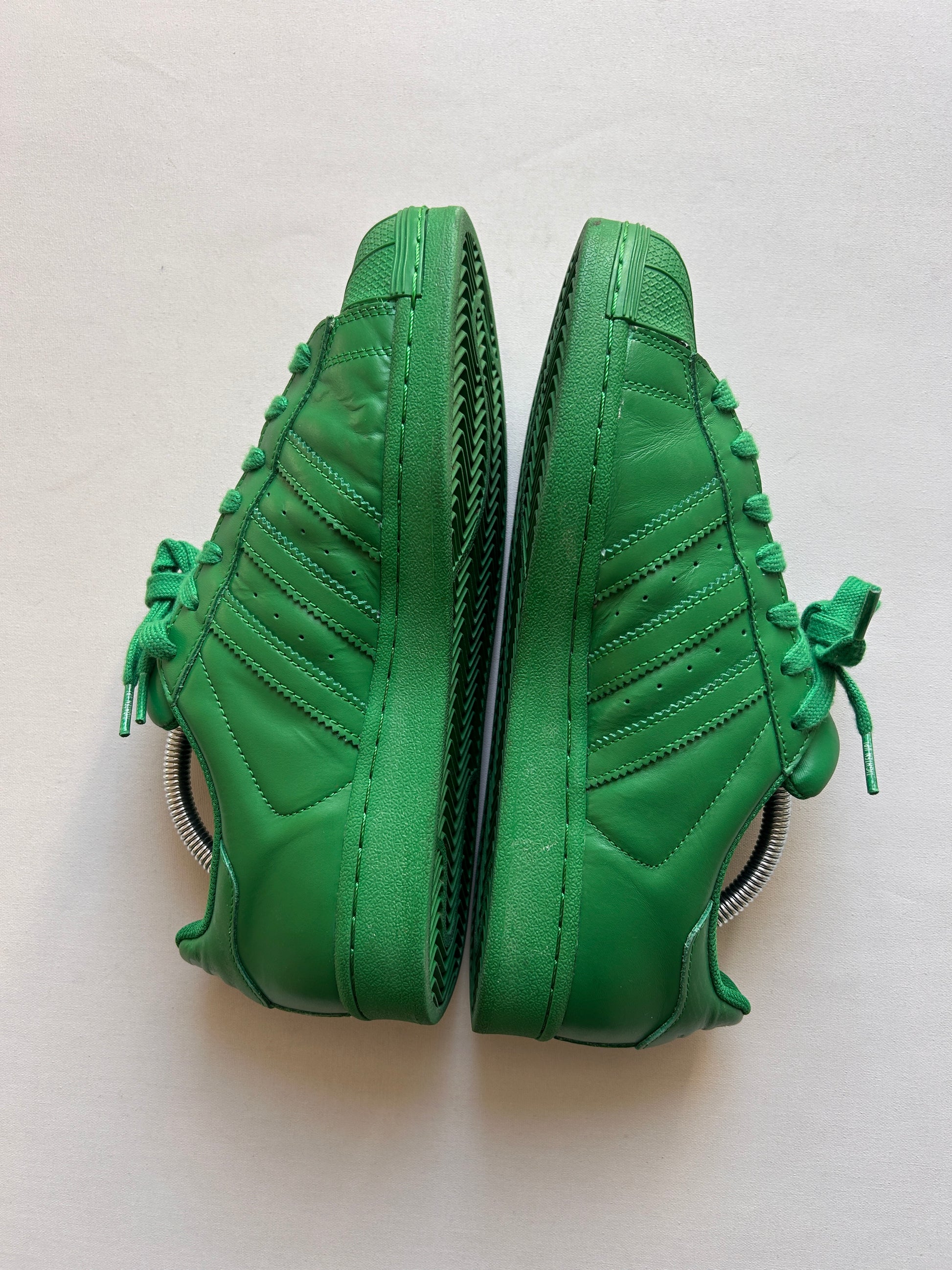 ADIDAS SUPERSTAR X PHARELL (42EU)