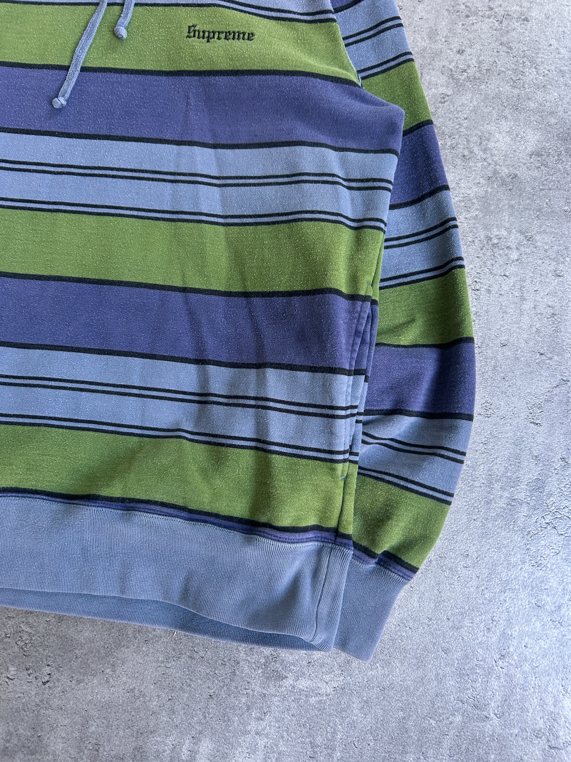 SUPREME STRIPED HOODED CREWNECK (M)
