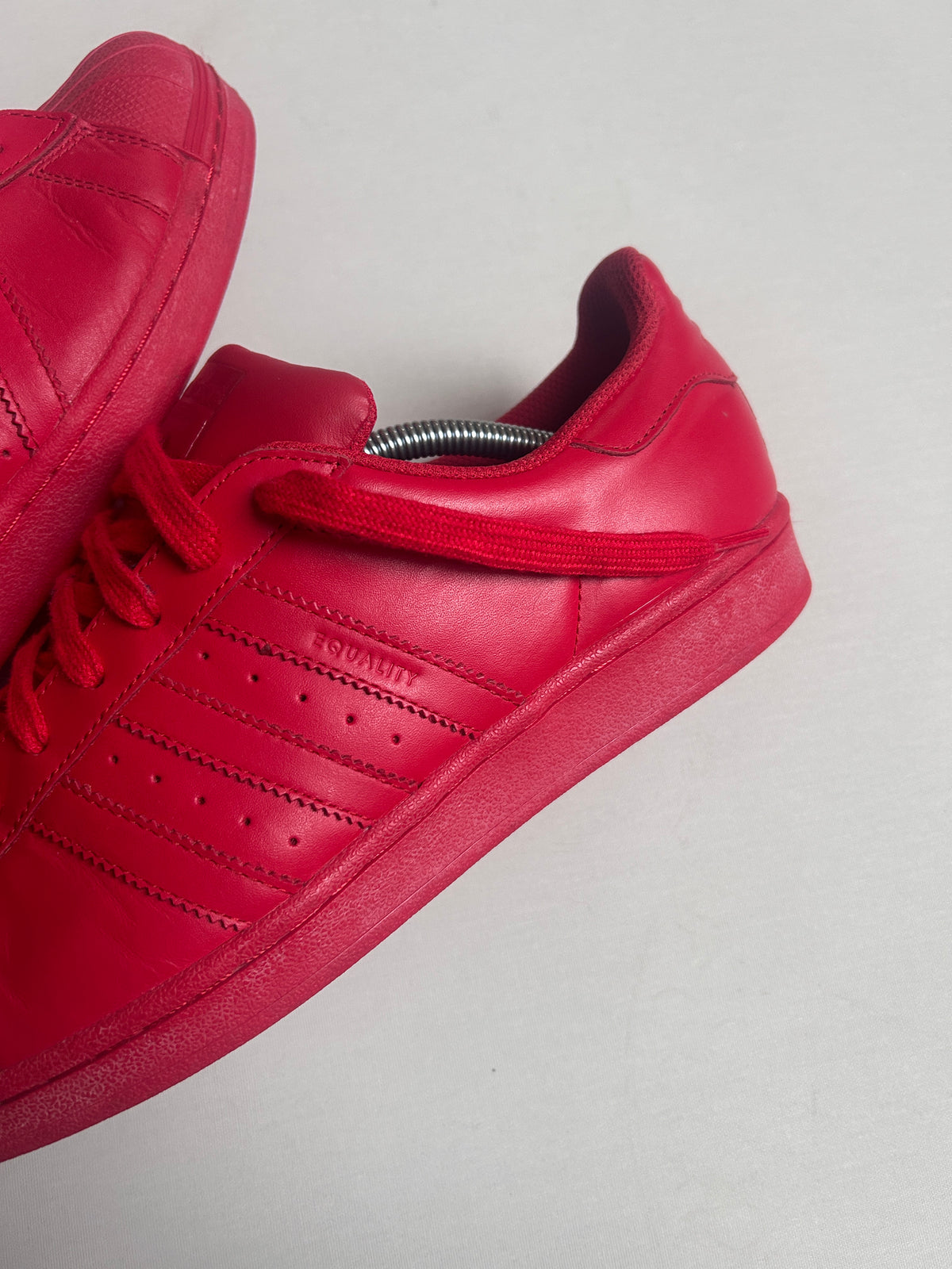 ADIDAS SUPERSTAR X PHARELL (44EU)