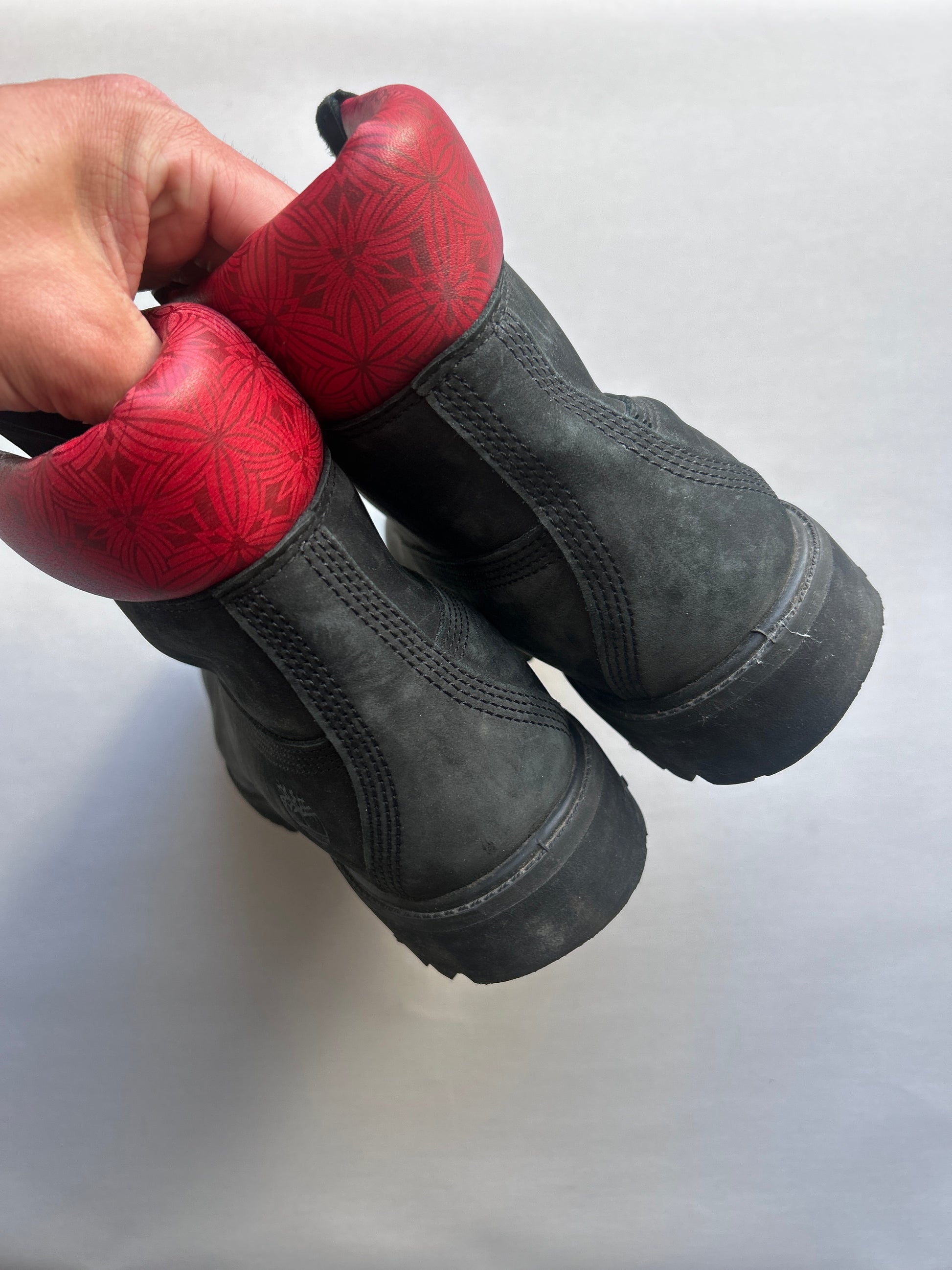 TIMBERLAND 6INCH BOOT “BLACK/RED” 45EU