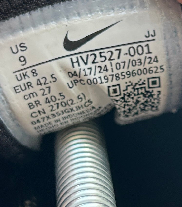 NIKE VOMERO 5 “KHAKI/BLACK” 42,5EU