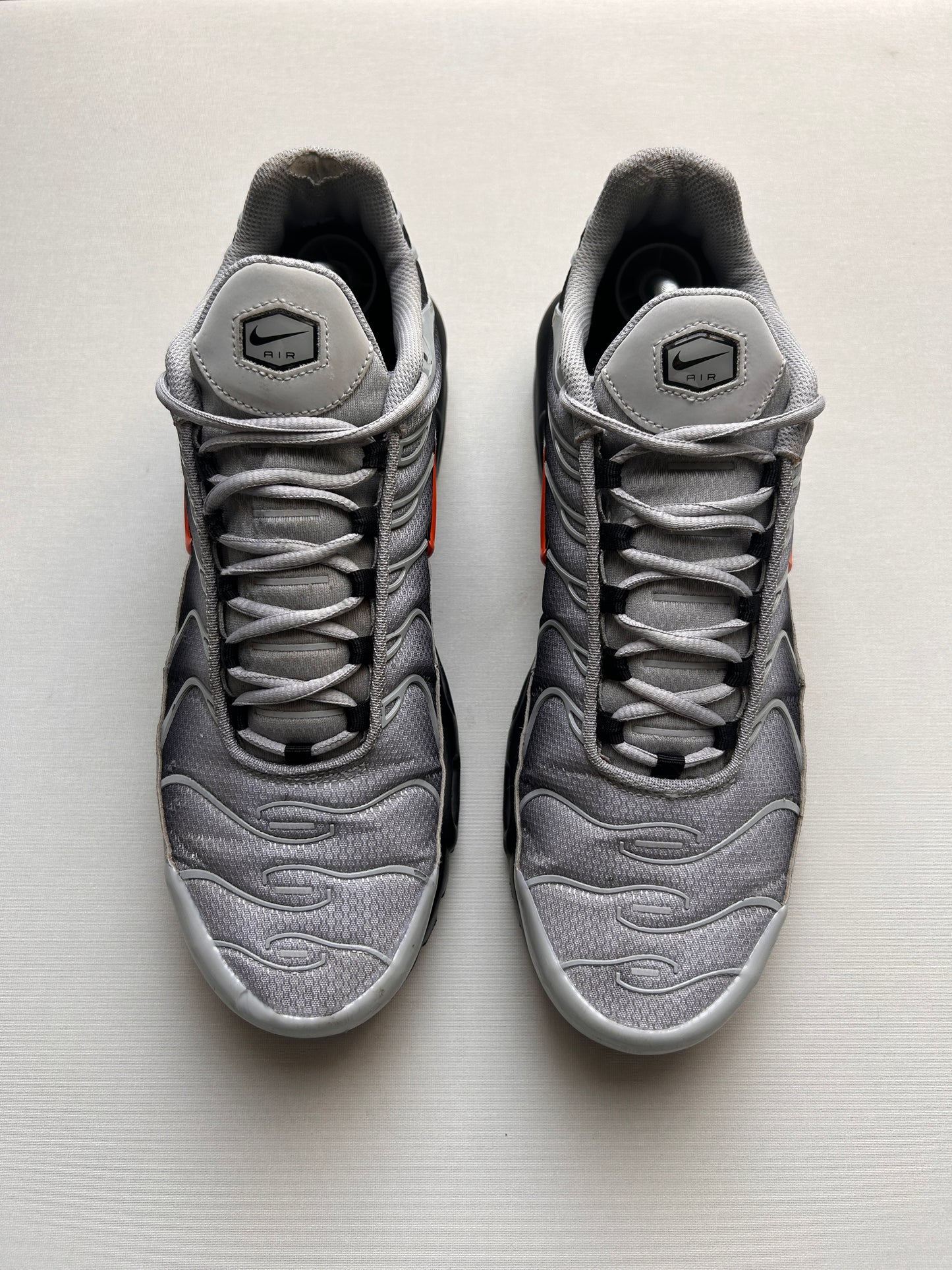 AIR MAX PLUS “GREY PICANTE RED” 45EU