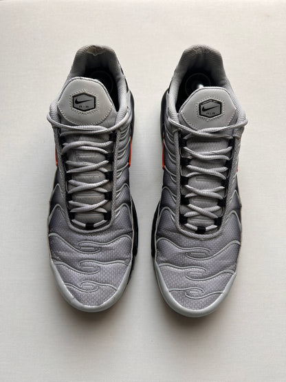 AIR MAX PLUS “GREY PICANTE RED” 45EU