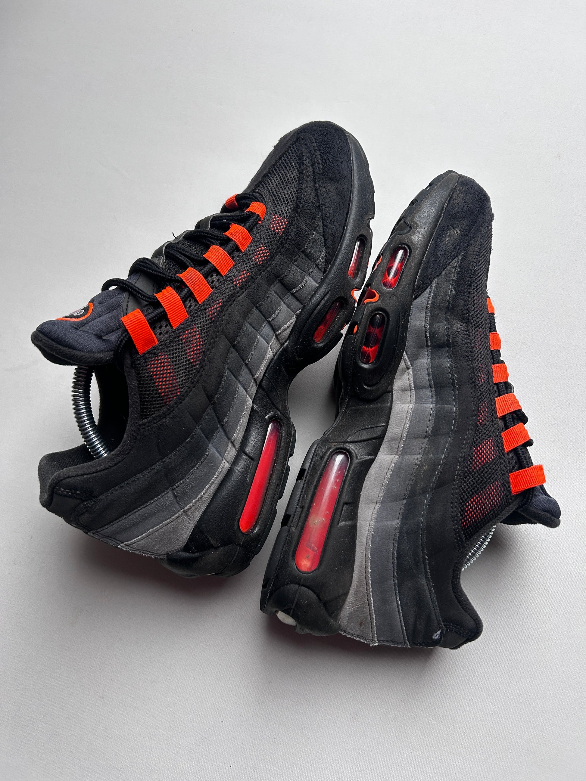 AIR MAX 95 “BLACK CRIMSON” 43EU